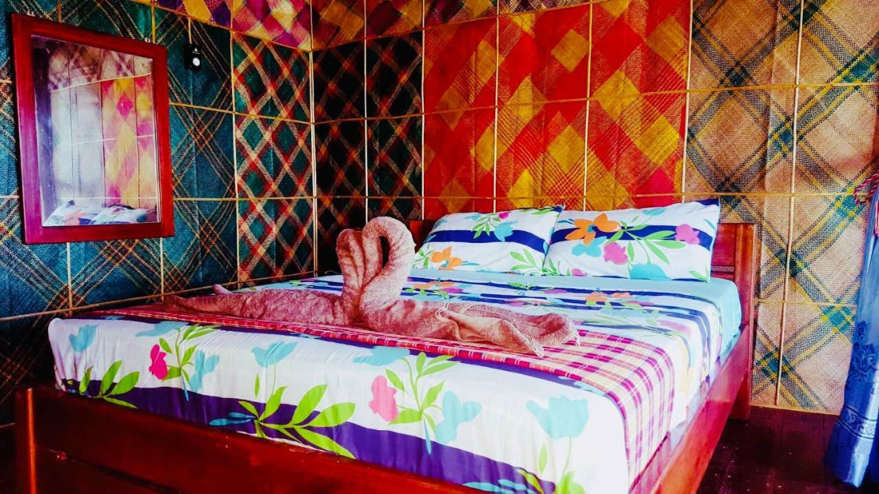 وايت بيتش فرونت أند كوتاجيز Buruanga المظهر الخارجي الصورة